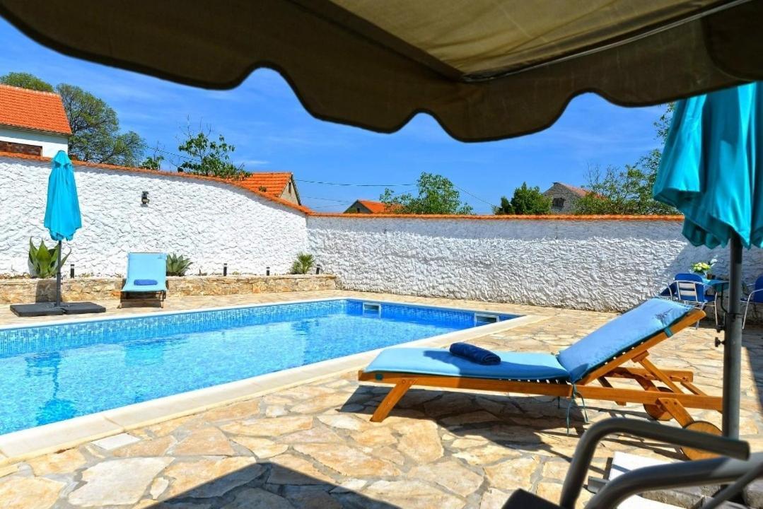 House Vidamo - Vacation Home With Swimming Pool Mala Cista Exterior photo